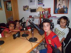 Elena, Nenes, Radio 012